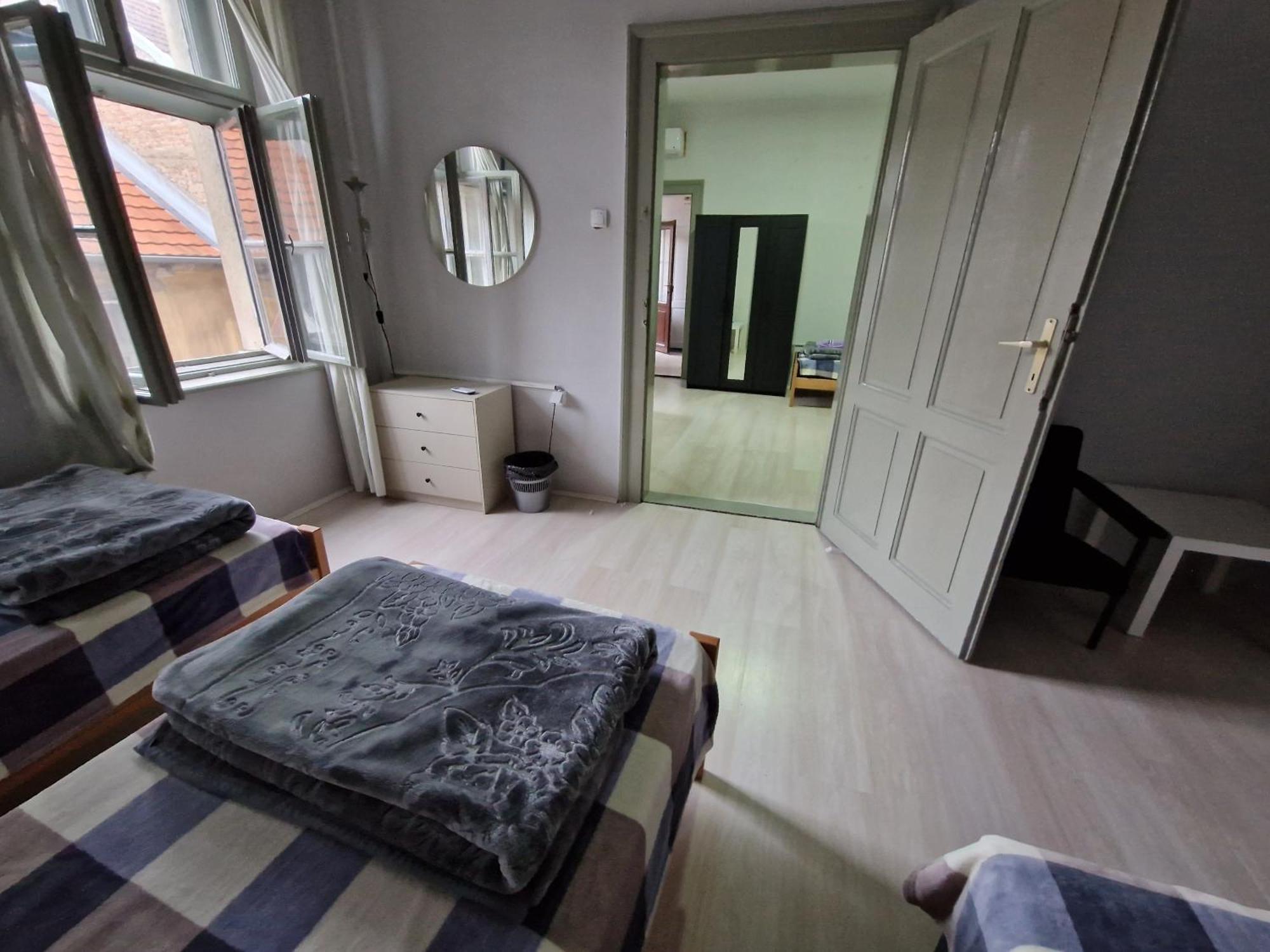 Downtown Belgrade Mixed Beds Belgrado Exterior foto